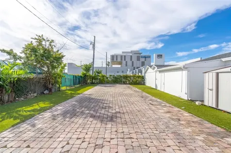 8930 SW 40th Street Miami FL 33165