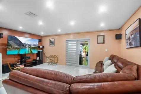 5297 NW 190th Lane Miami Gardens FL 33055