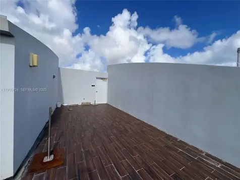 2950 NE 188th Street Aventura FL 33180