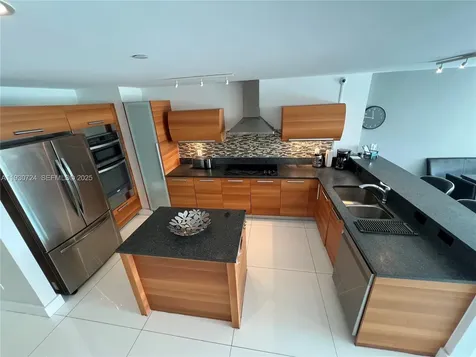 2950 NE 188th Street Aventura FL 33180