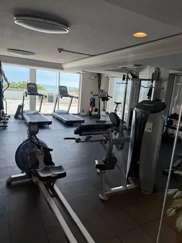 465 Ocean Drive Miami Beach FL 33139