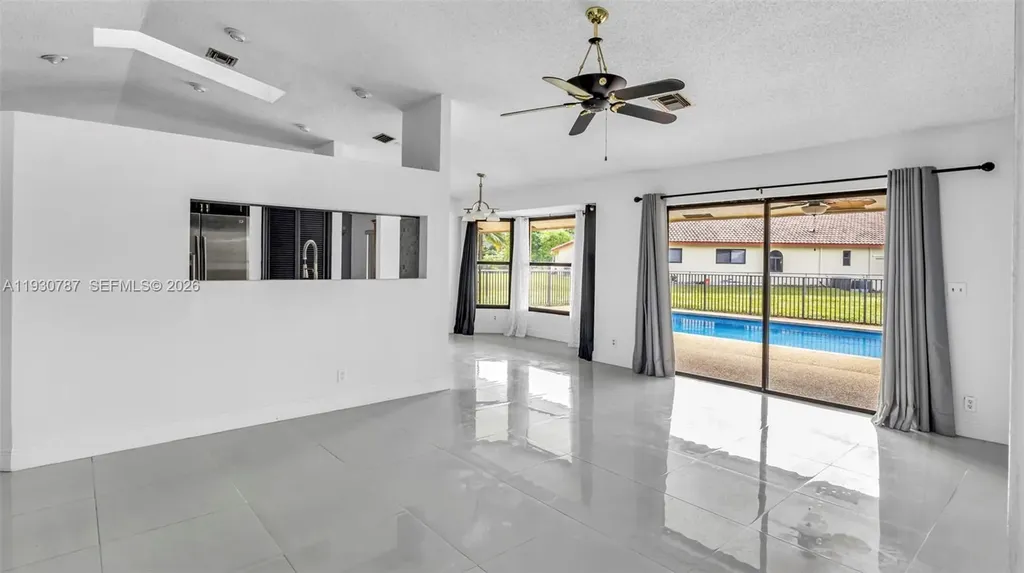 2940 NW 114th Way Coral Springs FL 33065