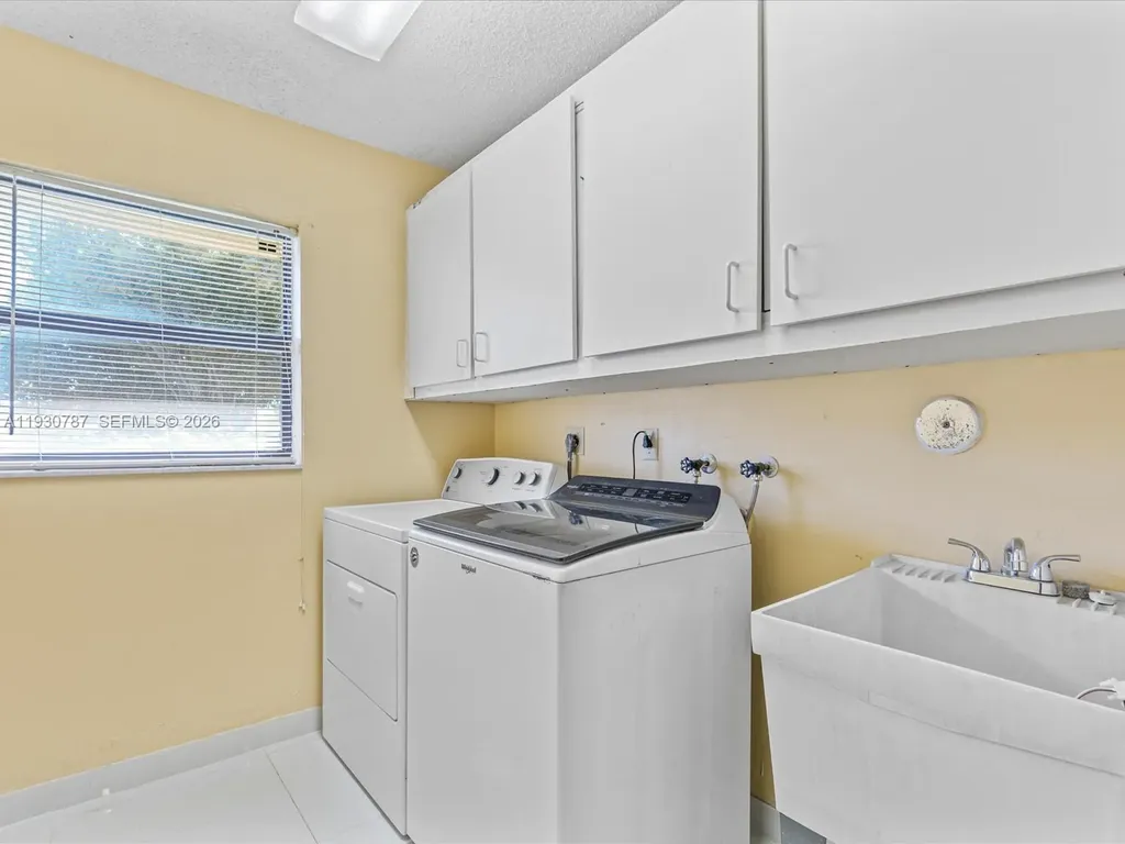 2940 NW 114th Way Coral Springs FL 33065