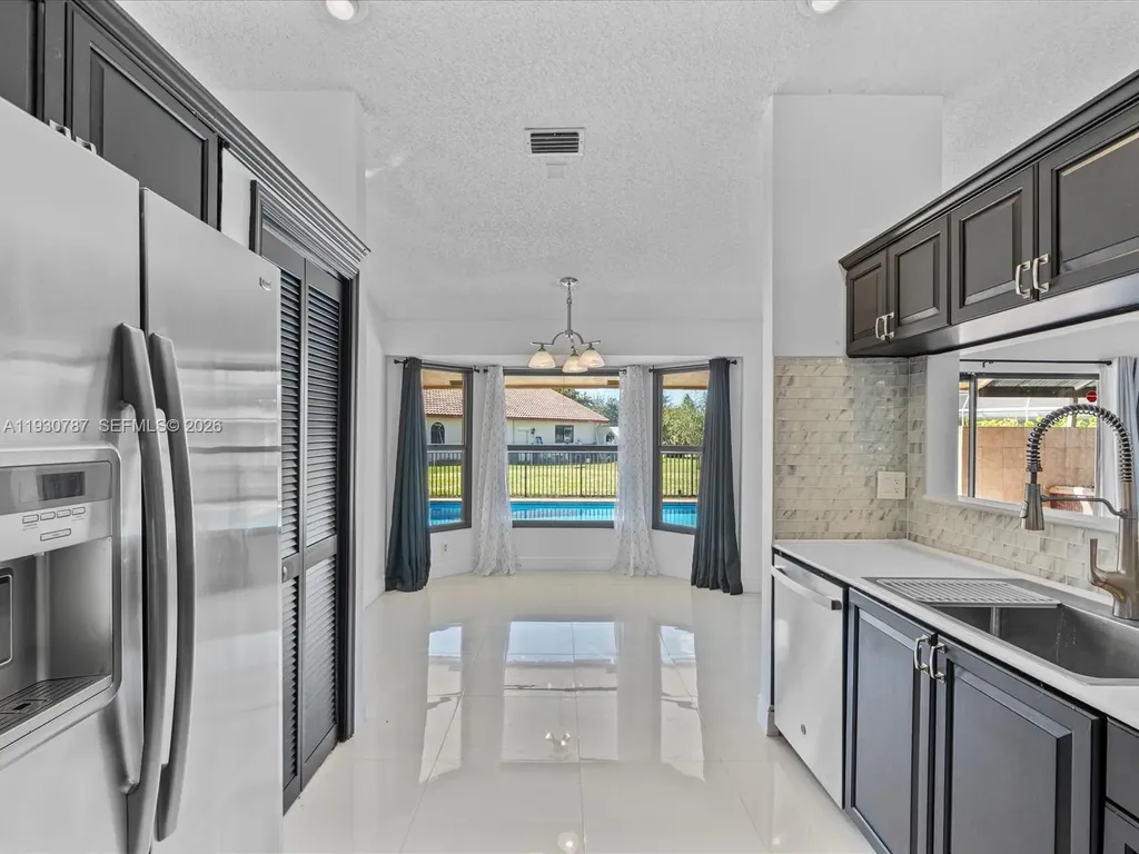 2940 NW 114th Way Coral Springs FL 33065