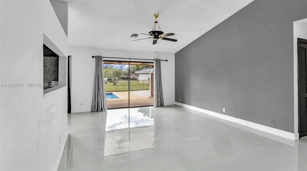 2940 NW 114th Way Coral Springs FL 33065