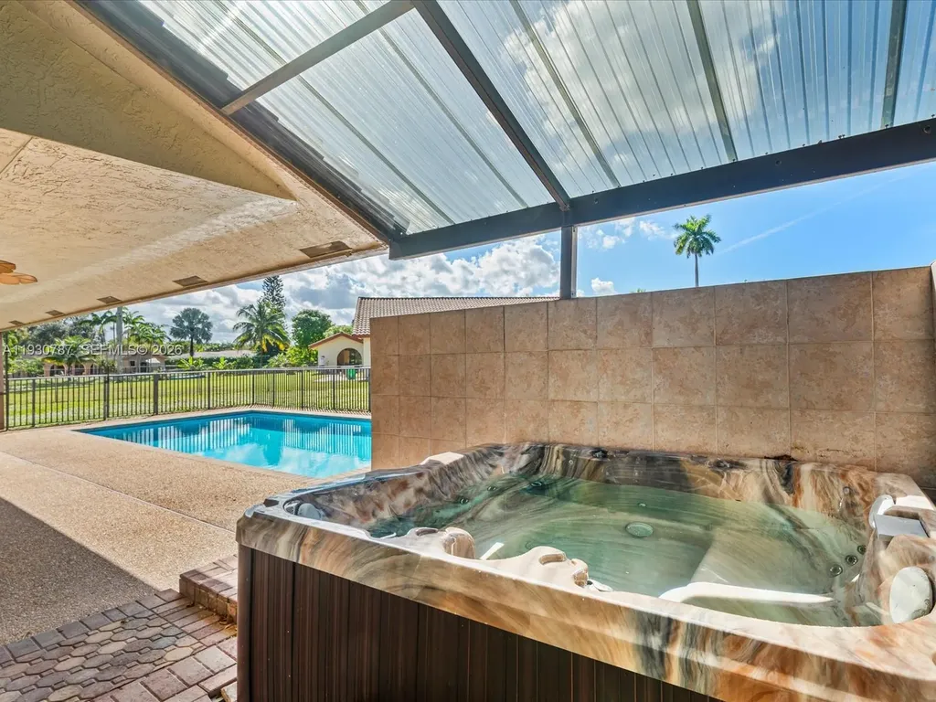 2940 NW 114th Way Coral Springs FL 33065