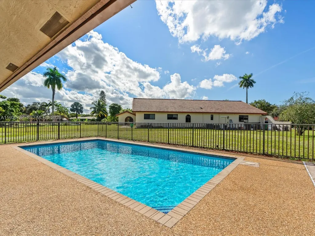 2940 NW 114th Way Coral Springs FL 33065