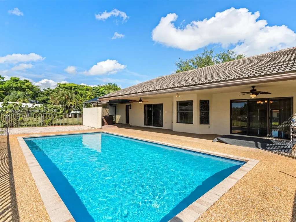 2940 NW 114th Way Coral Springs FL 33065