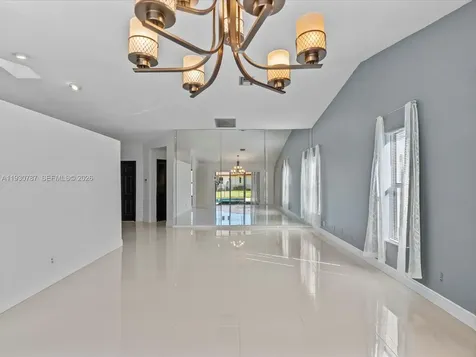 2940 NW 114th Way Coral Springs FL 33065