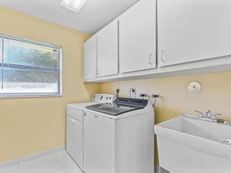 2940 NW 114th Way Coral Springs FL 33065
