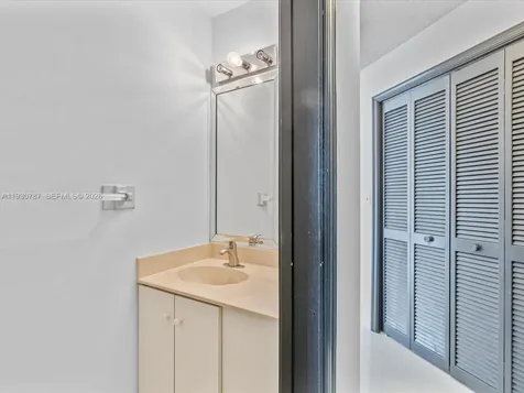 2940 NW 114th Way Coral Springs FL 33065