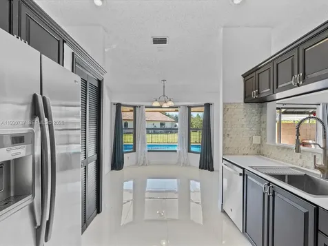 2940 NW 114th Way Coral Springs FL 33065