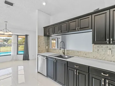 2940 NW 114th Way Coral Springs FL 33065