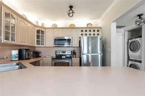 3725 S Ocean Drive Hollywood FL 33019
