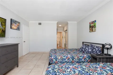3725 S Ocean Drive Hollywood FL 33019