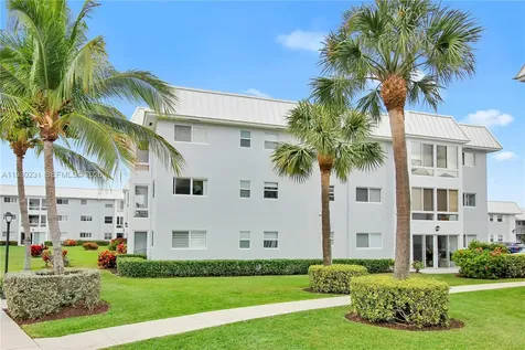 7 Colonial Club Drive Boynton Beach FL 33435