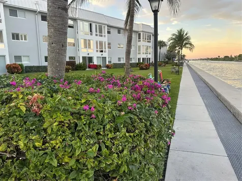 7 Colonial Club Drive Boynton Beach FL 33435