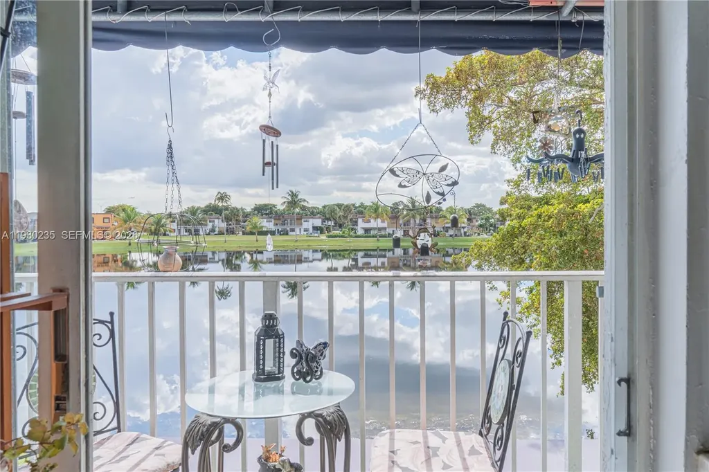 6900 NW 173rd Drive Hialeah FL 33015