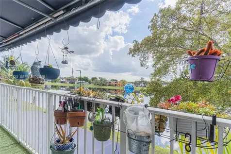 6900 NW 173rd Drive Hialeah FL 33015
