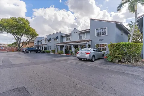 6900 NW 173rd Drive Hialeah FL 33015