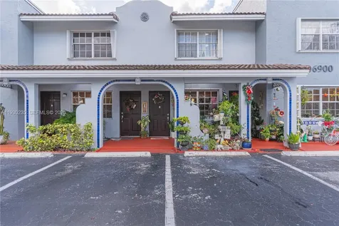 6900 NW 173rd Drive Hialeah FL 33015