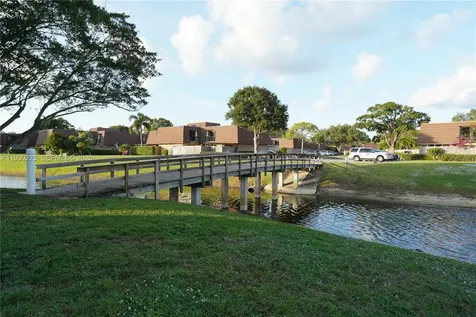 2427 24th Lane Palm Beach Gardens FL 33418