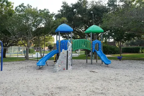 2427 24th Lane Palm Beach Gardens FL 33418