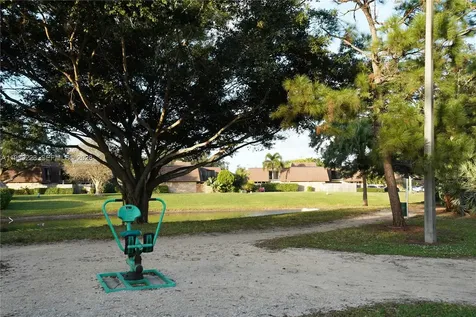 2427 24th Lane Palm Beach Gardens FL 33418