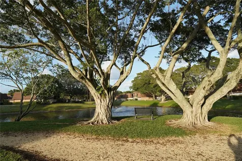 2427 24th Lane Palm Beach Gardens FL 33418