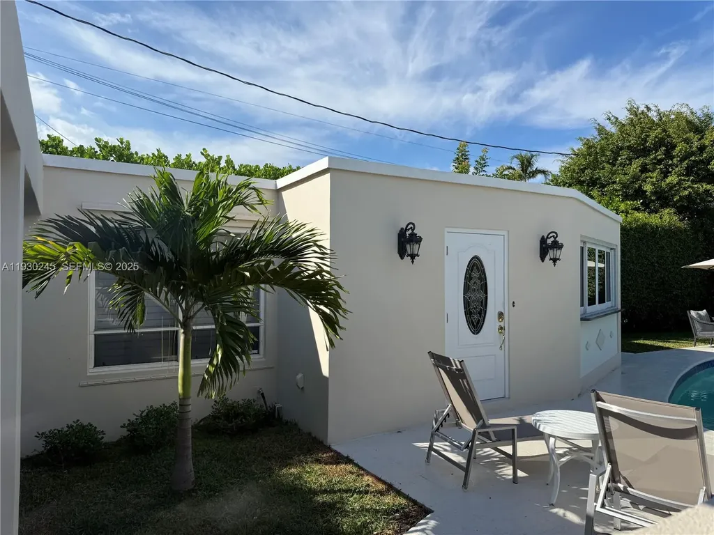 2607 Holy Cross Lane Lake Worth FL 33460
