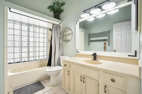 10370 SE Jupiter Narrows Drive Hobe Sound FL 33455