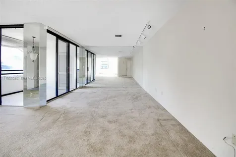 3553 Magellan Circle Aventura FL 33180