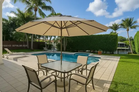 1490 Cleveland Road Miami Beach FL 33141