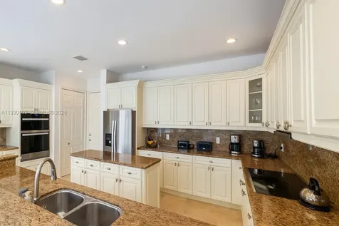 1490 Cleveland Road Miami Beach FL 33141