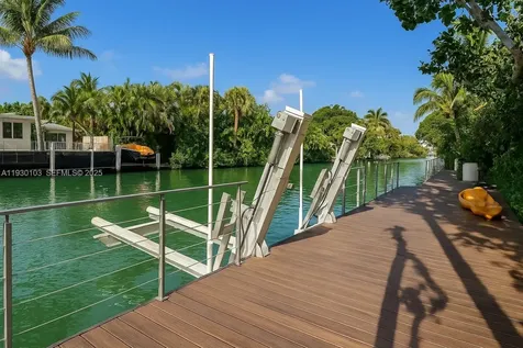 1490 Cleveland Road Miami Beach FL 33141