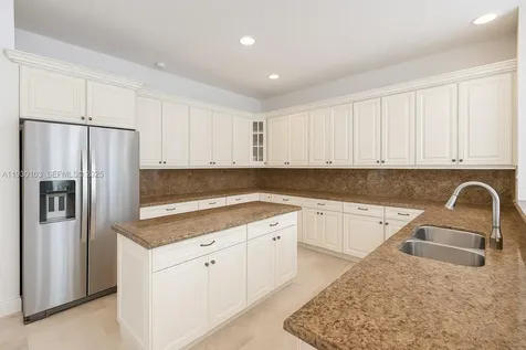 1490 Cleveland Road Miami Beach FL 33141