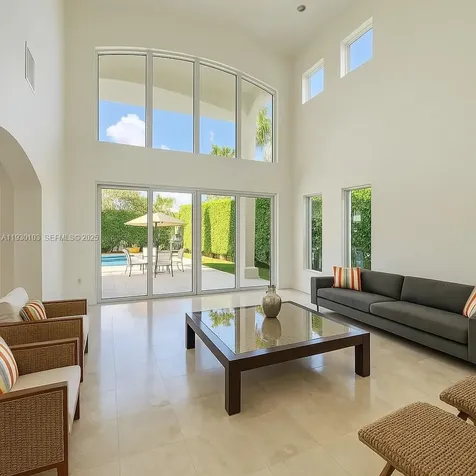 1490 Cleveland Road Miami Beach FL 33141