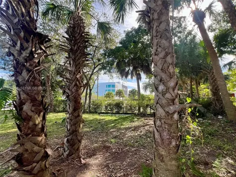 633 NW 14th Terrace Fort Lauderdale FL 33311