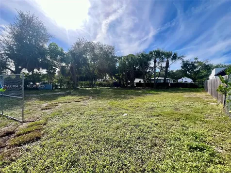 633 NW 14th Terrace Fort Lauderdale FL 33311