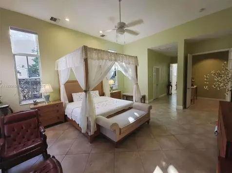 1035 Waterside Circle Weston FL 33327