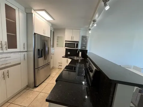 100 Bayview Drive Sunny Isles Beach FL 33160