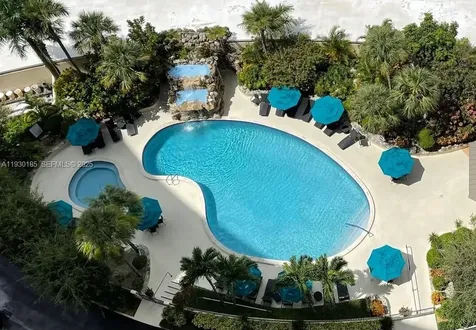 2450 Presidential Way West Palm Beach FL 33401