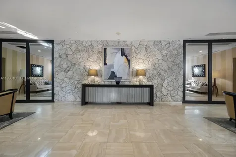 2450 Presidential Way West Palm Beach FL 33401