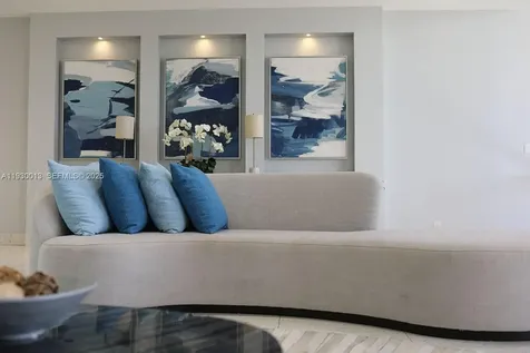 20301 W Country Club Drive Aventura FL 33180