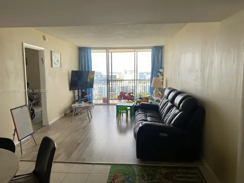 20301 W Country Club Drive Aventura FL 33180