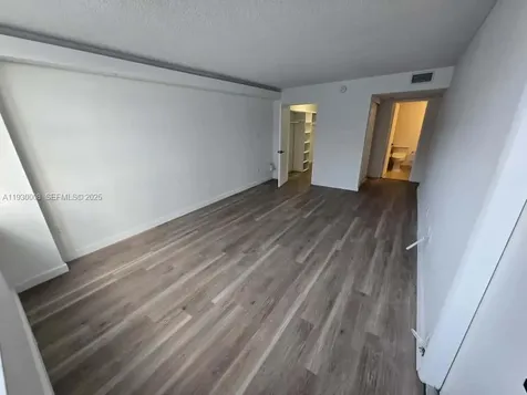 18061 Biscayne Boulevard Aventura FL 33160