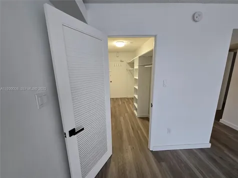 18061 Biscayne Boulevard Aventura FL 33160