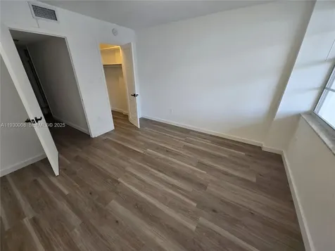 18061 Biscayne Boulevard Aventura FL 33160
