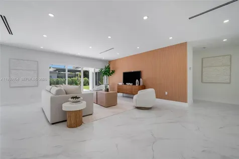 18891 NE 20th Avenue North Miami Beach FL 33179