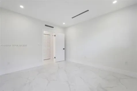 18891 NE 20th Avenue North Miami Beach FL 33179
